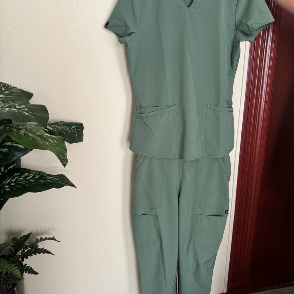 Scrubstar Women's Sage Green Scrub Set